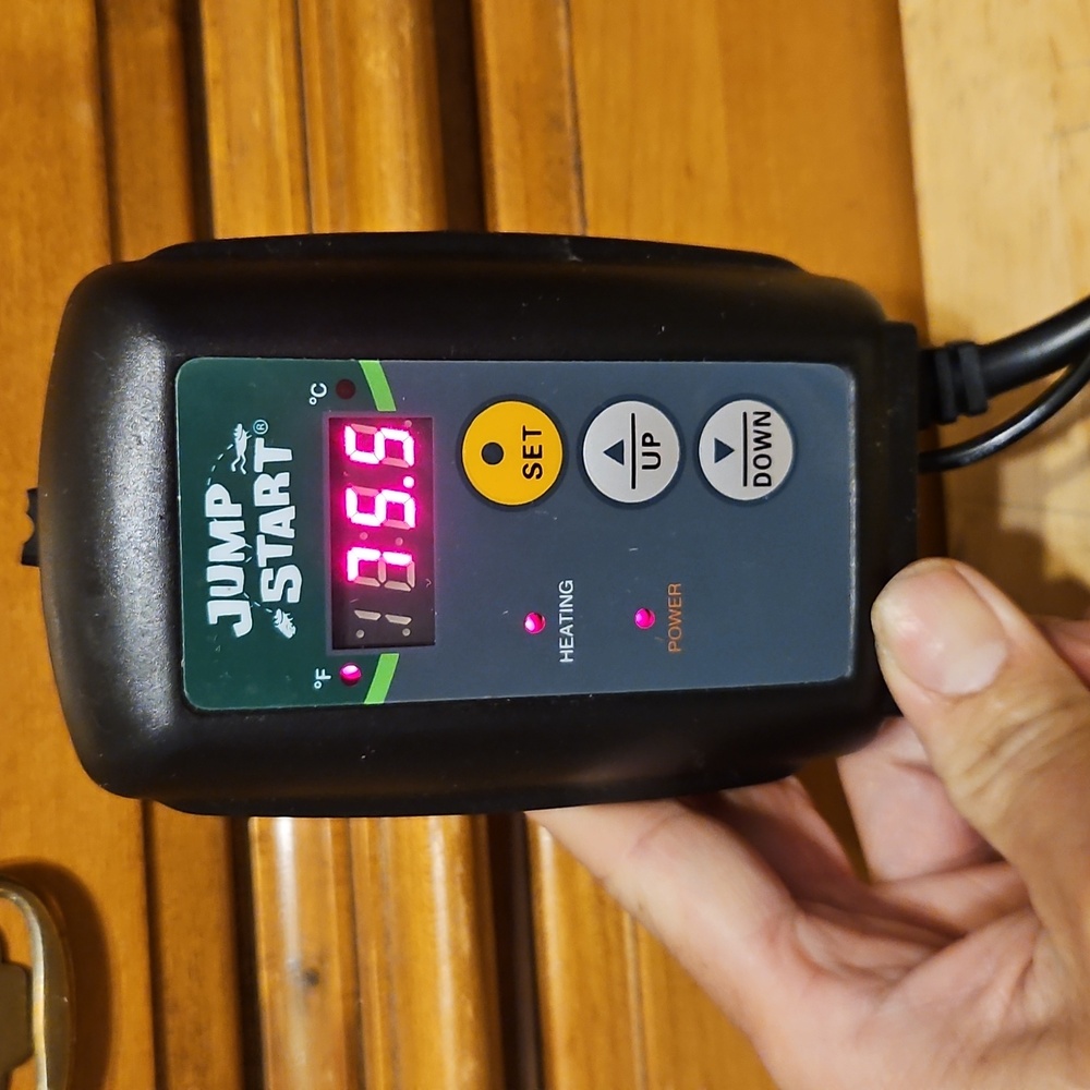 Jump Start Digital Temperature Controller - Picture 2 of 4
